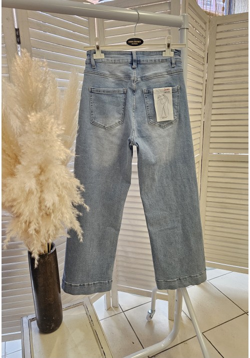  DREAMY DENIM JEANS - LIGHT WASH BLUE