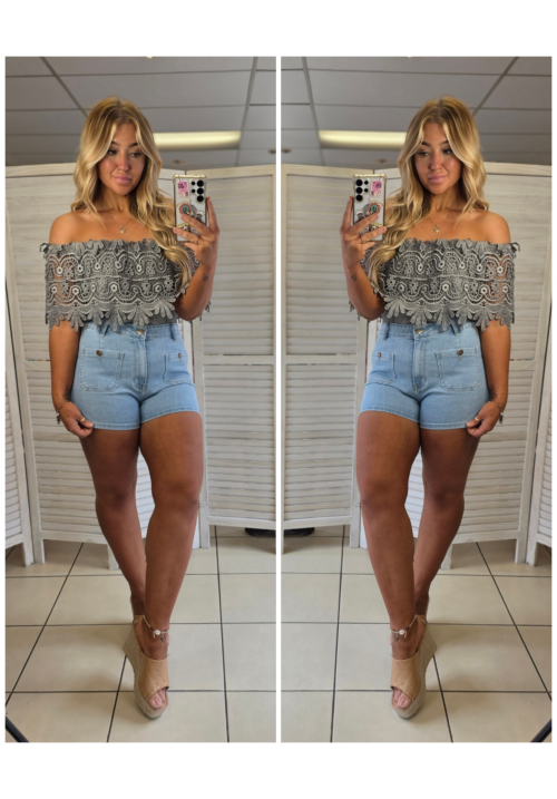  DOLCE DARLING TOP - GREY